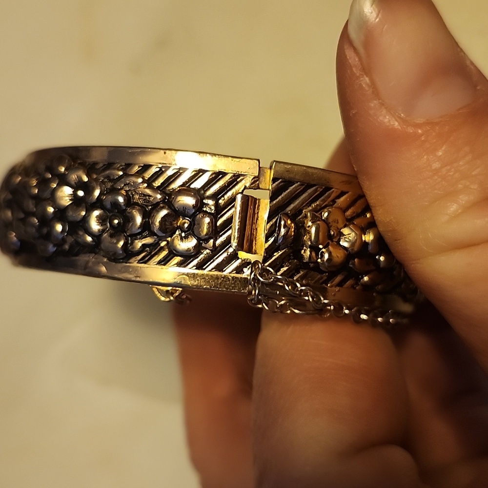 Silver Colored Floral Hinged Bangle Bracelet - image 6